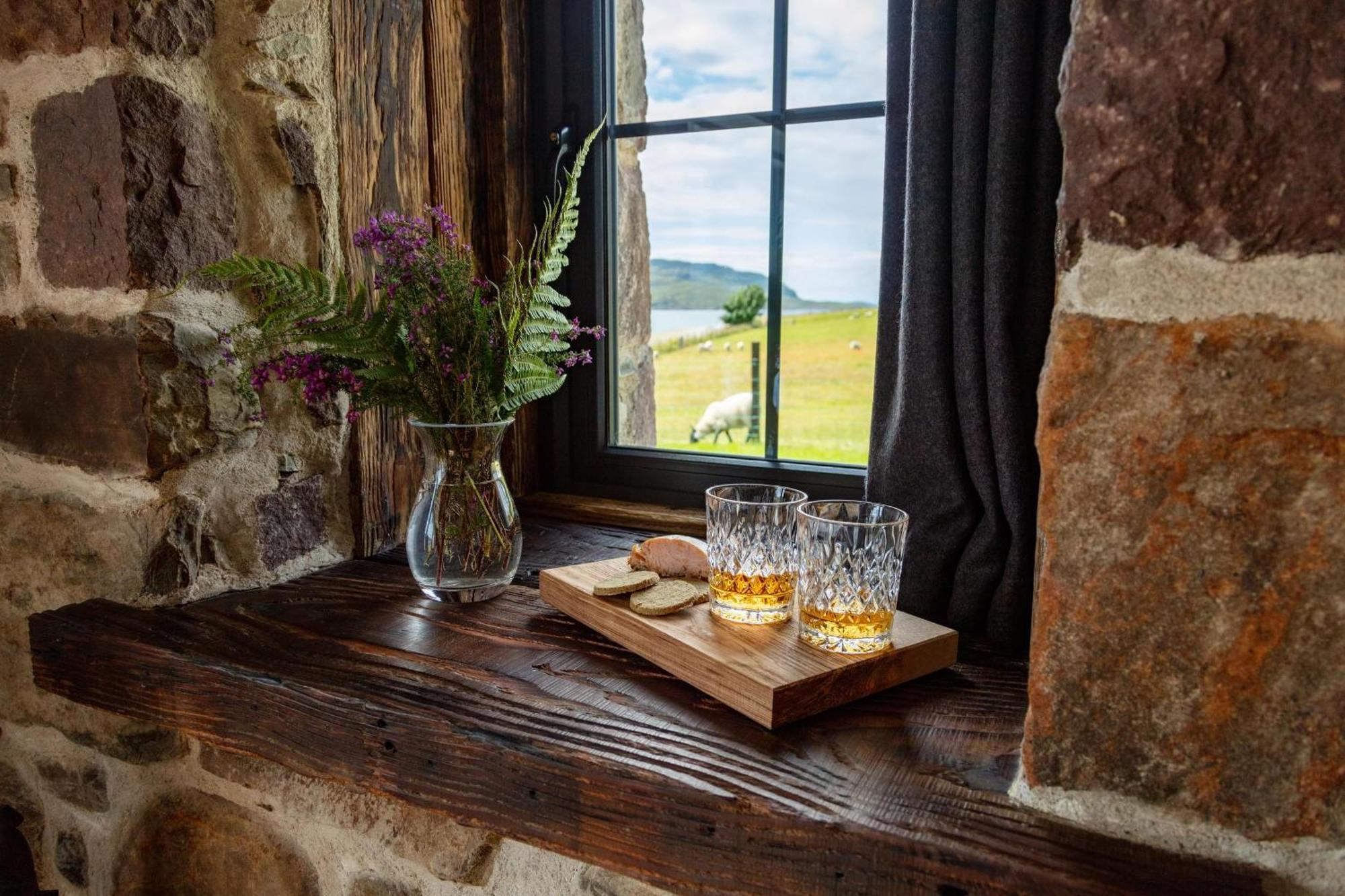 The Wreck - Lochside Cottage Dog Friendly Улапул Екстериор снимка